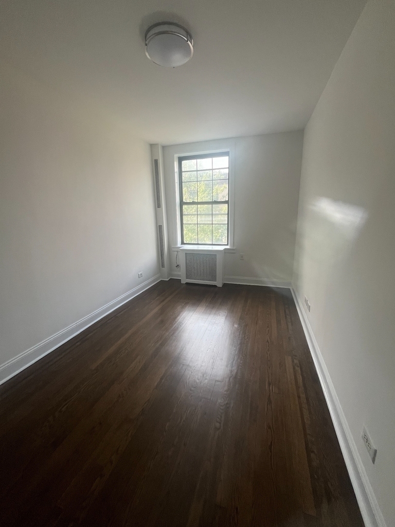 61 West 8th Street - Photo 7