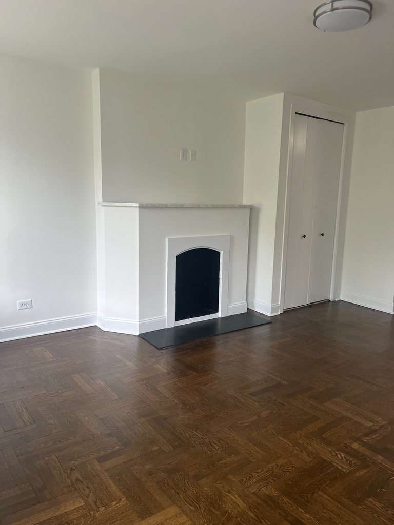61 West 8th Street - Photo 2