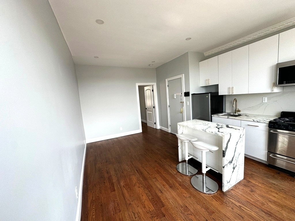 43-7 31st Avenue - Photo 1