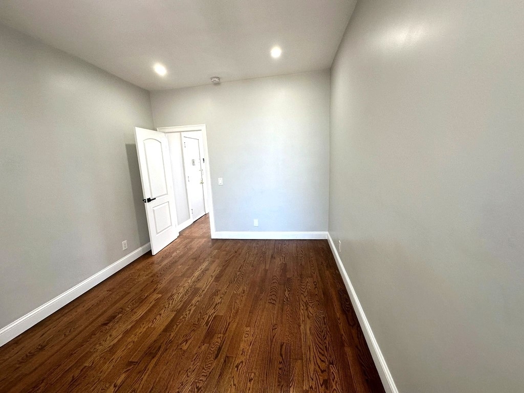 43-7 31st Avenue - Photo 4