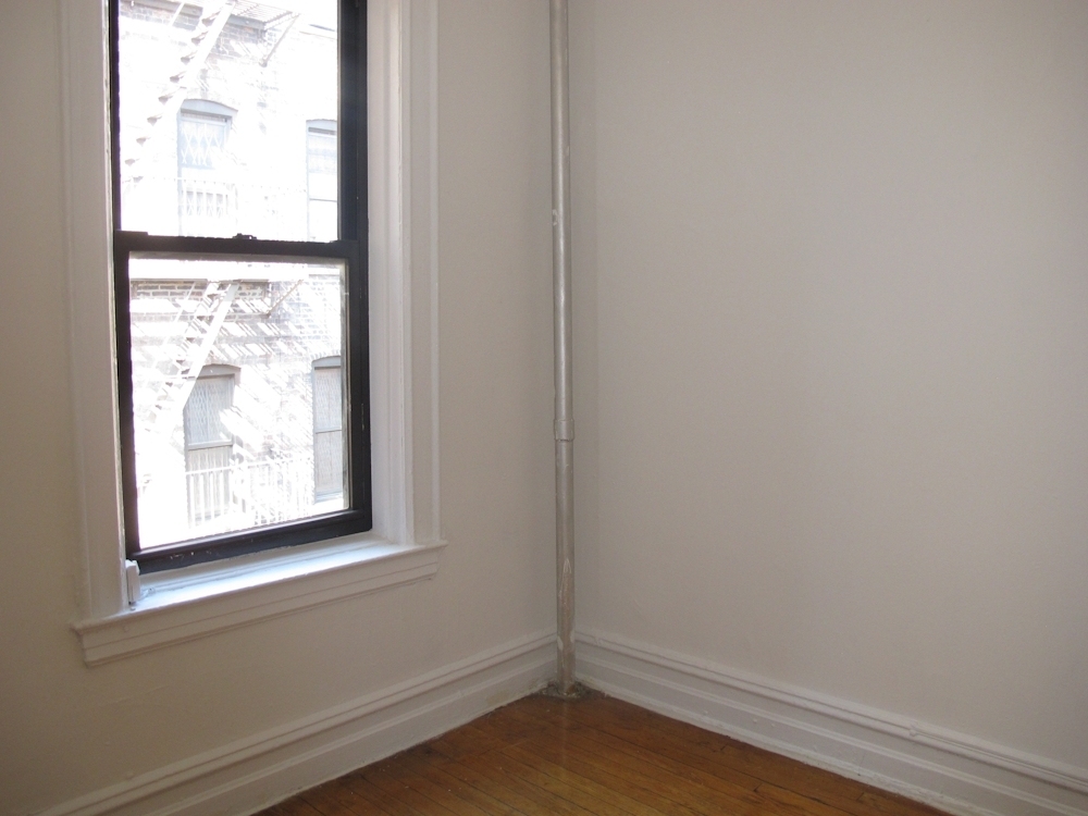 La Salle and Claremont - Photo 1