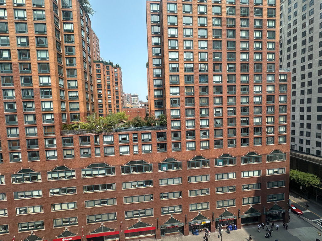 145 4th Avenue - Photo 4