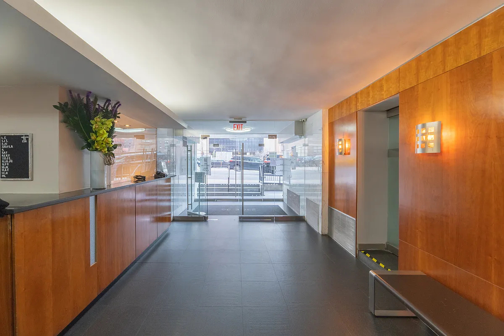36th street and 2nd avenue - Photo 4