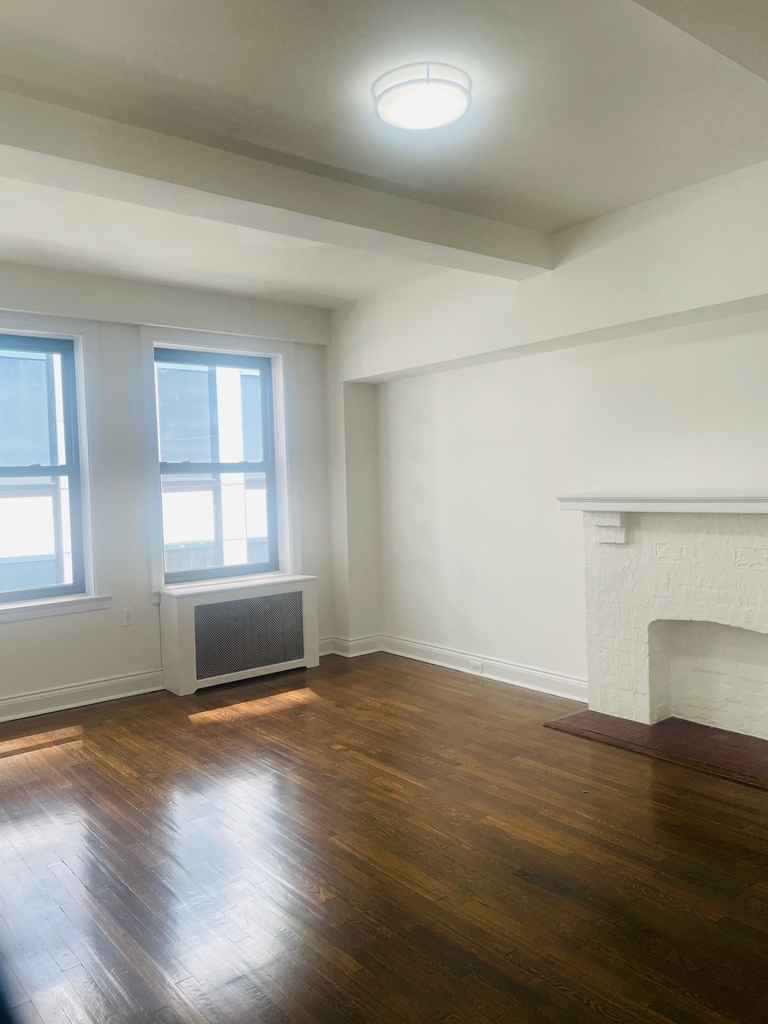 West 55th St / 7th Avenue - Photo 1