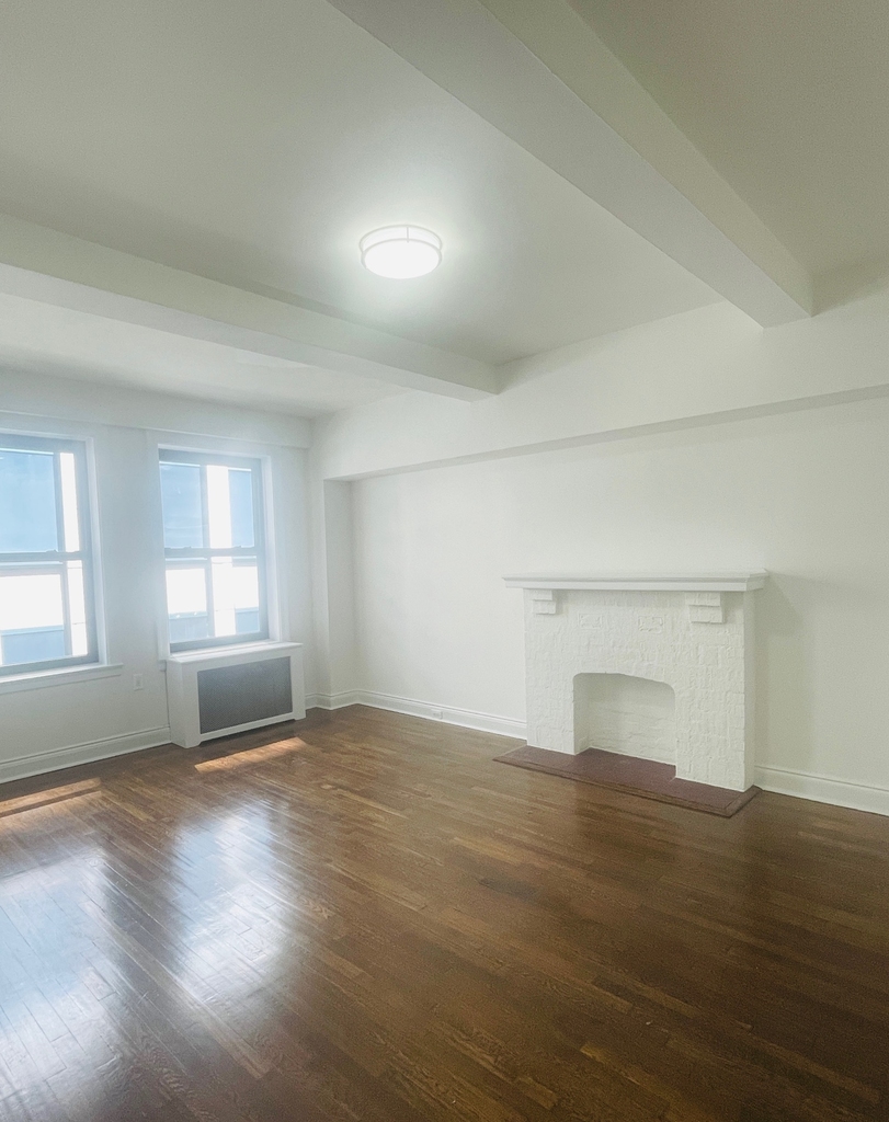 West 55th St / 7th Avenue - Photo 0