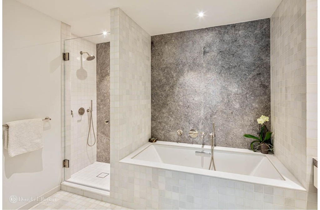 30 Warren St - Photo 5