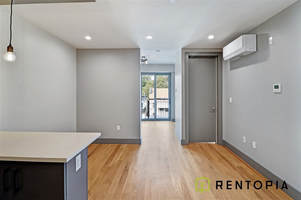 183 Ainslie Street - Photo 3