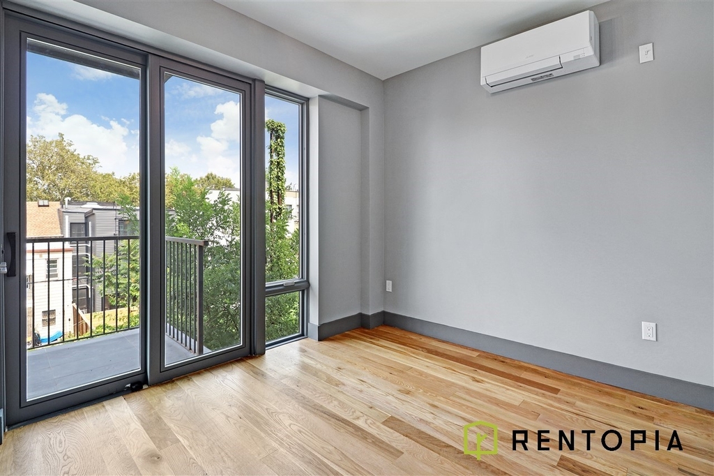 183 Ainslie Street - Photo 0