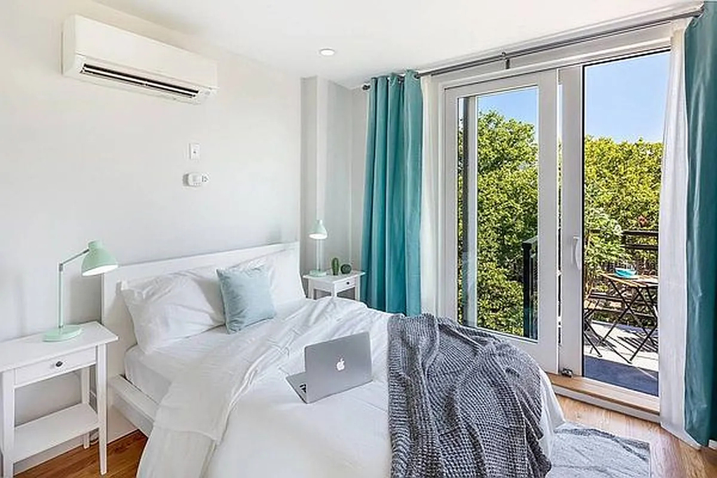 854 Metropolitan Avenue - Photo 3