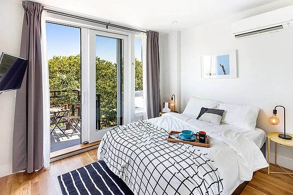 854 Metropolitan Avenue - Photo 2