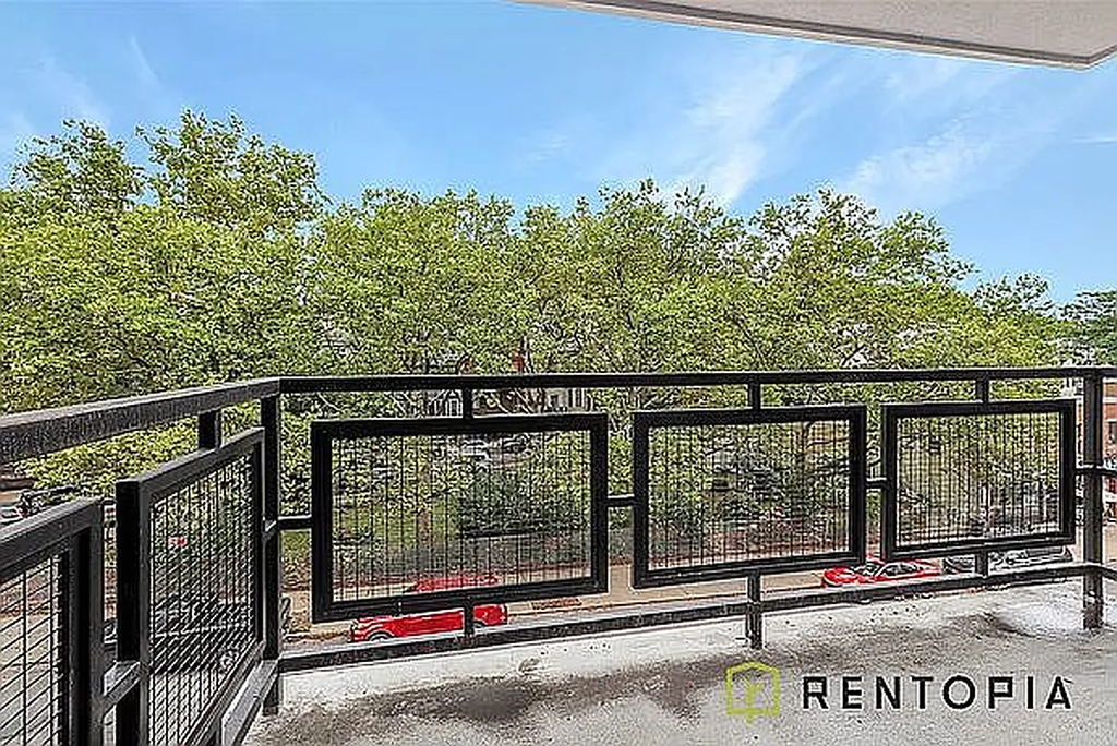 854 Metropolitan Avenue - Photo 6