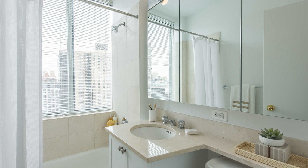 180 Riverside Boulevard - Photo 12