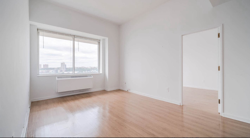 180 Riverside Boulevard - Photo 6