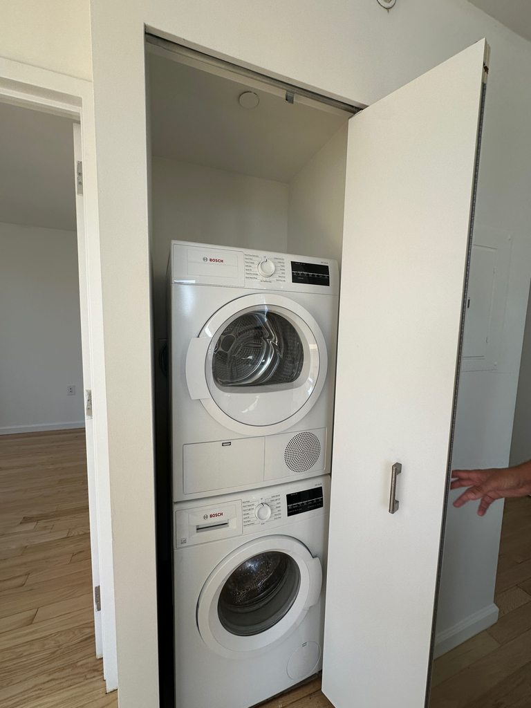 West 37th Street - Photo 5
