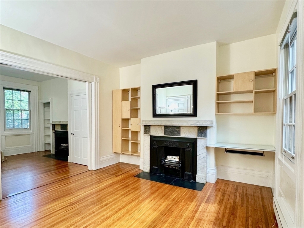 10 Melrose - Photo 2