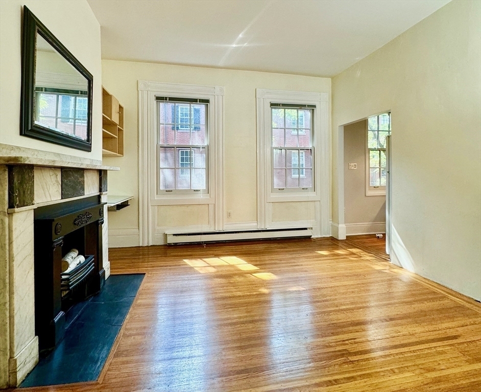 10 Melrose - Photo 1