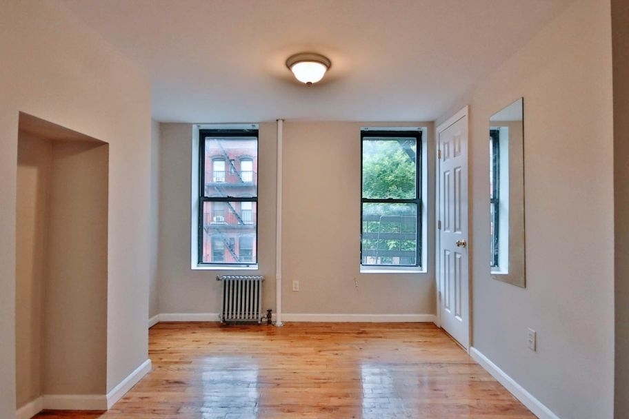 East 5th Street - Photo 5