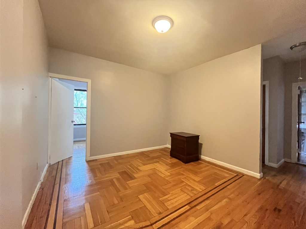Dongan Place - Photo 5