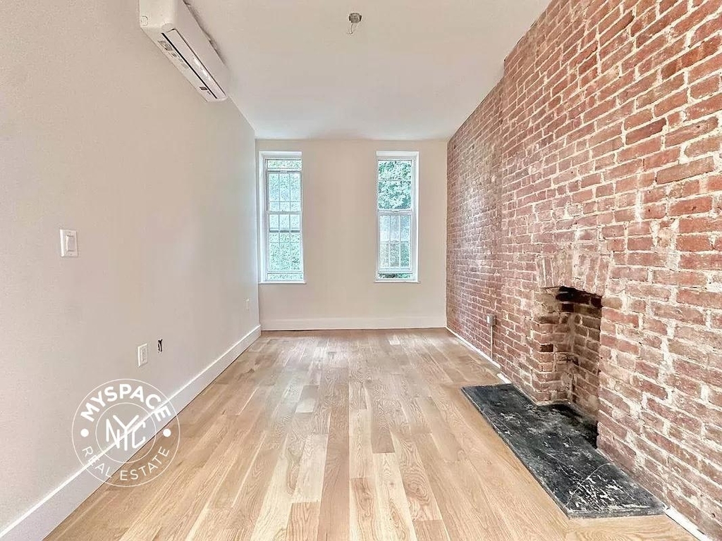 329 East 52nd Street - Photo 3