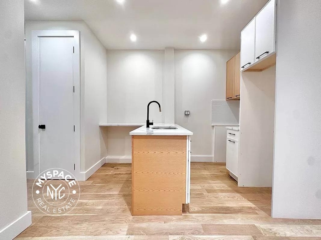 329 East 52nd Street - Photo 2