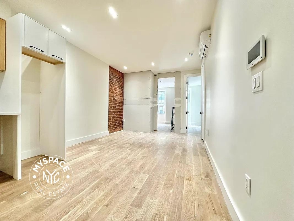329 East 52nd Street - Photo 5