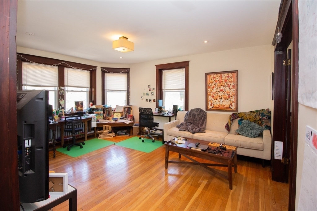 55 Franklin St - Photo 2