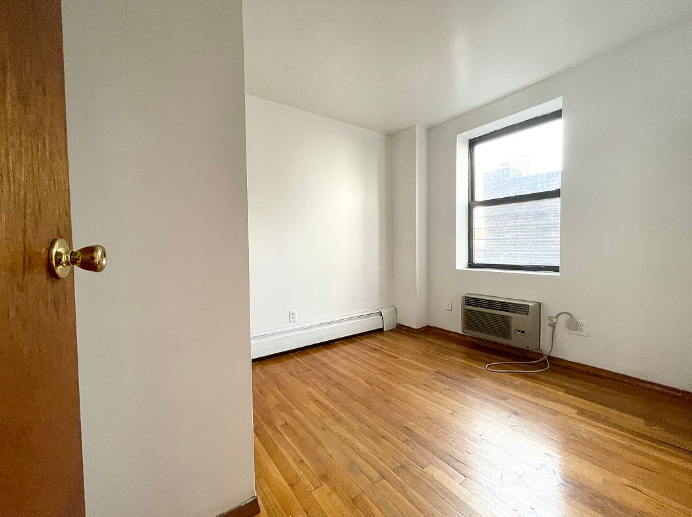 1425 York Avenue - Photo 2