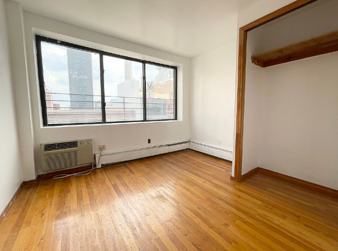 1425 York Avenue - Photo 4