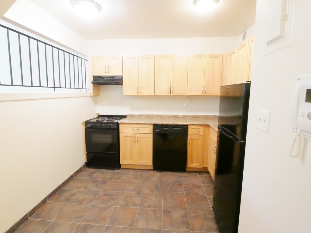 151 Lexington Avenue - Photo 4