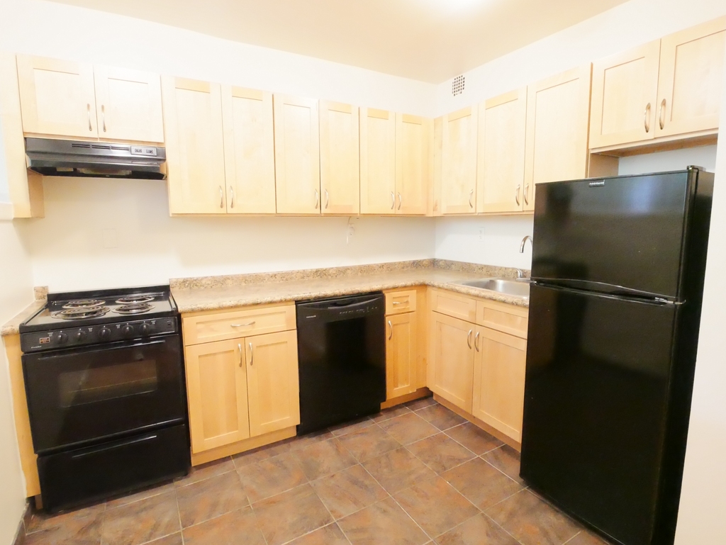 151 Lexington Avenue - Photo 2