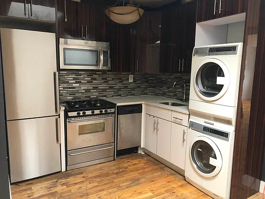 1044 Putnam Avenue - Photo 1