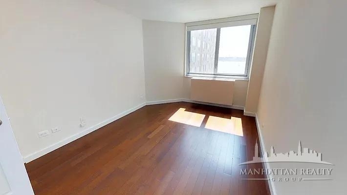 East 34th Street - Photo 5
