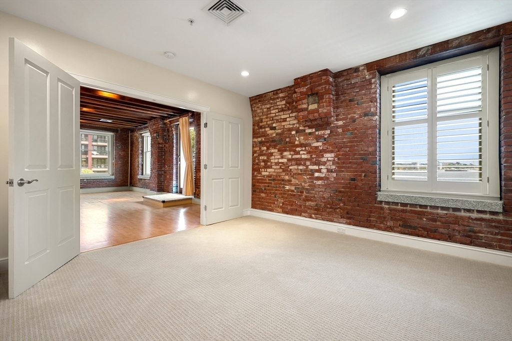 343 Commercial Street - Photo 27