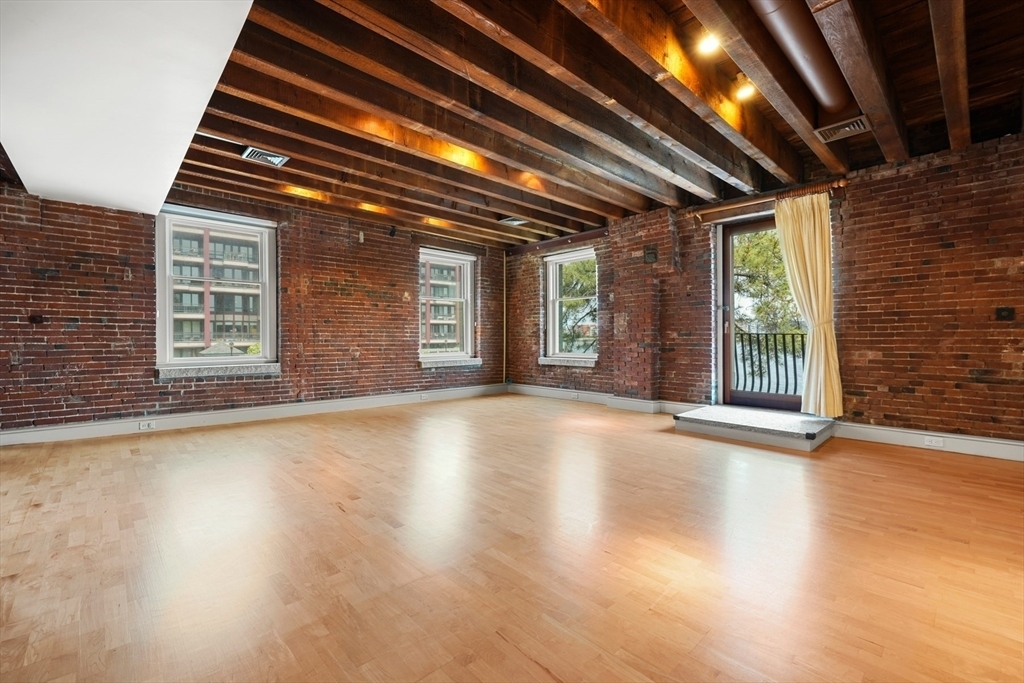 343 Commercial Street - Photo 1