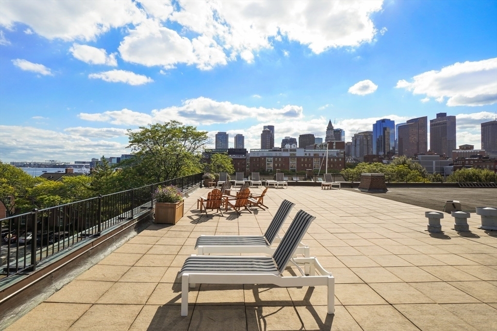 343 Commercial Street - Photo 33