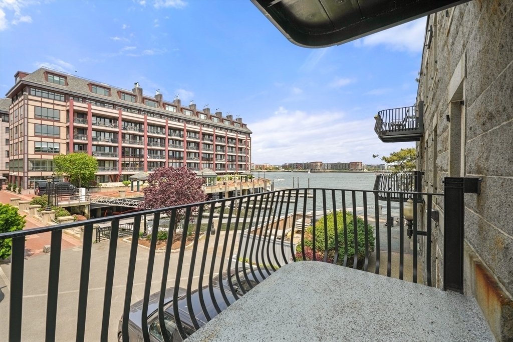 343 Commercial Street - Photo 22