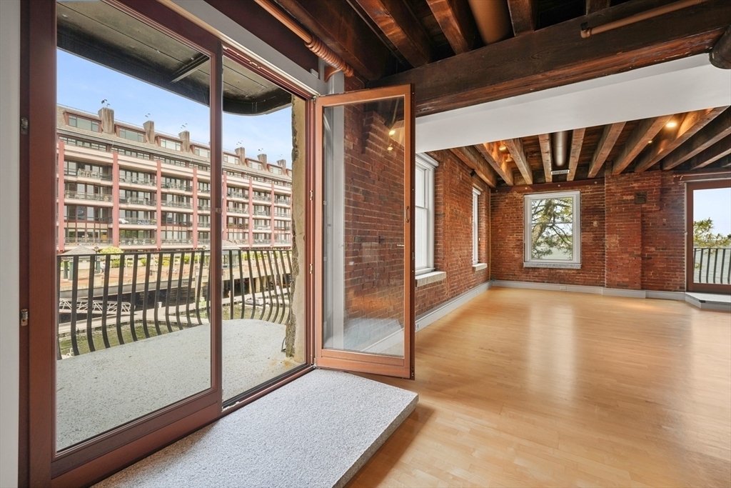 343 Commercial Street - Photo 8