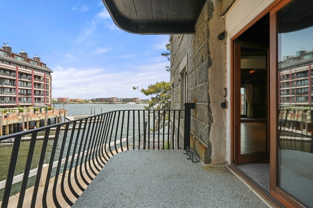 343 Commercial Street - Photo 9
