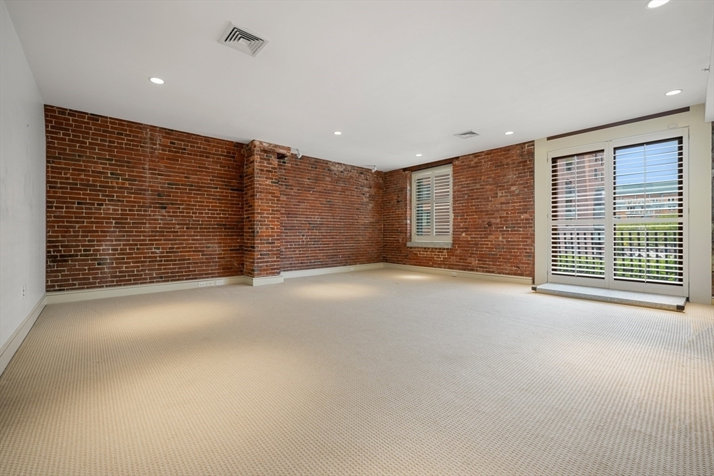 343 Commercial Street - Photo 21