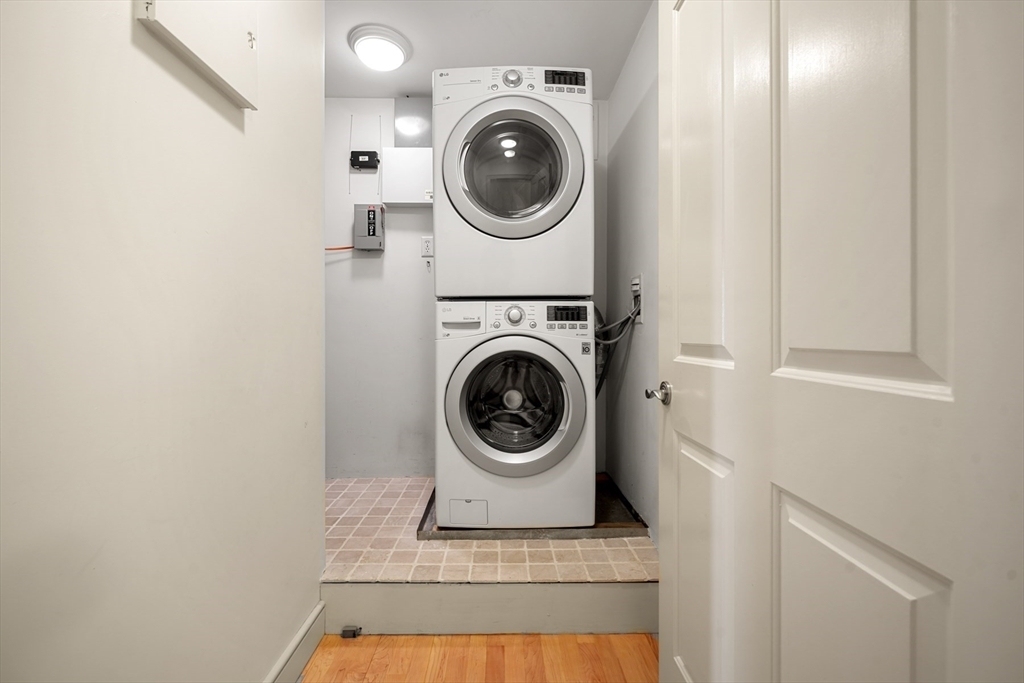 343 Commercial Street - Photo 15