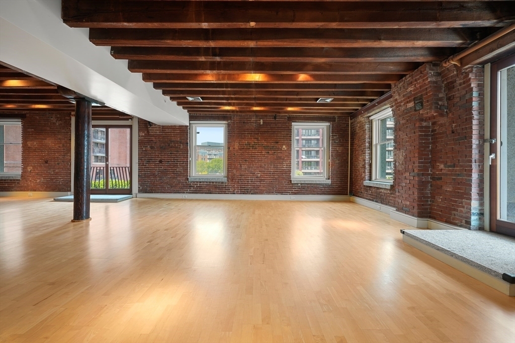 343 Commercial Street - Photo 5