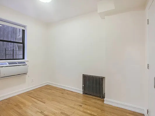 East 46th Street / 3rd ave - Photo 5