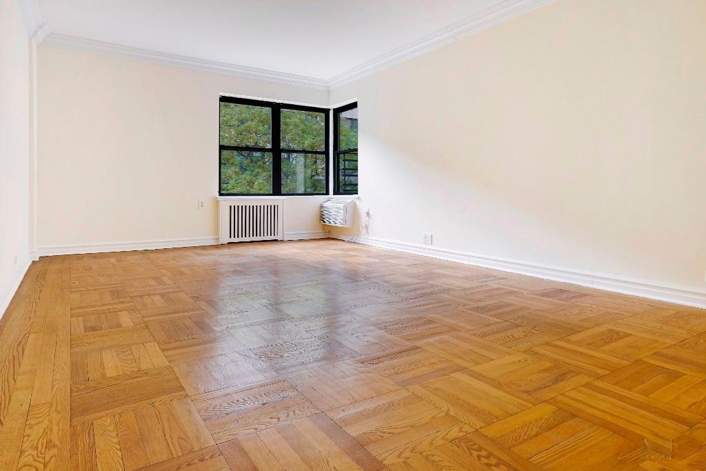 East 46th Street / 3rd ave - Photo 2