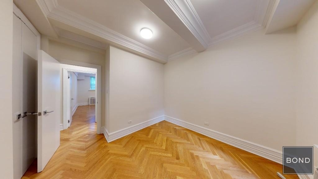 West 16th Street - Photo 9