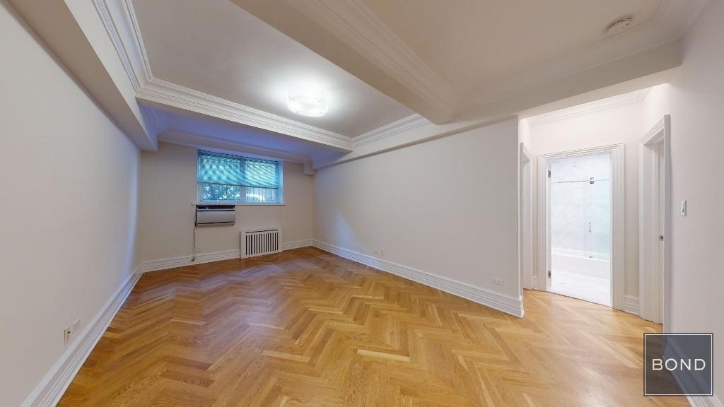 West 16th Street - Photo 2