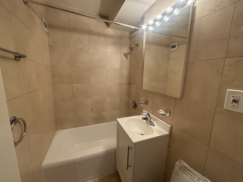 East 79th Street - Photo 7