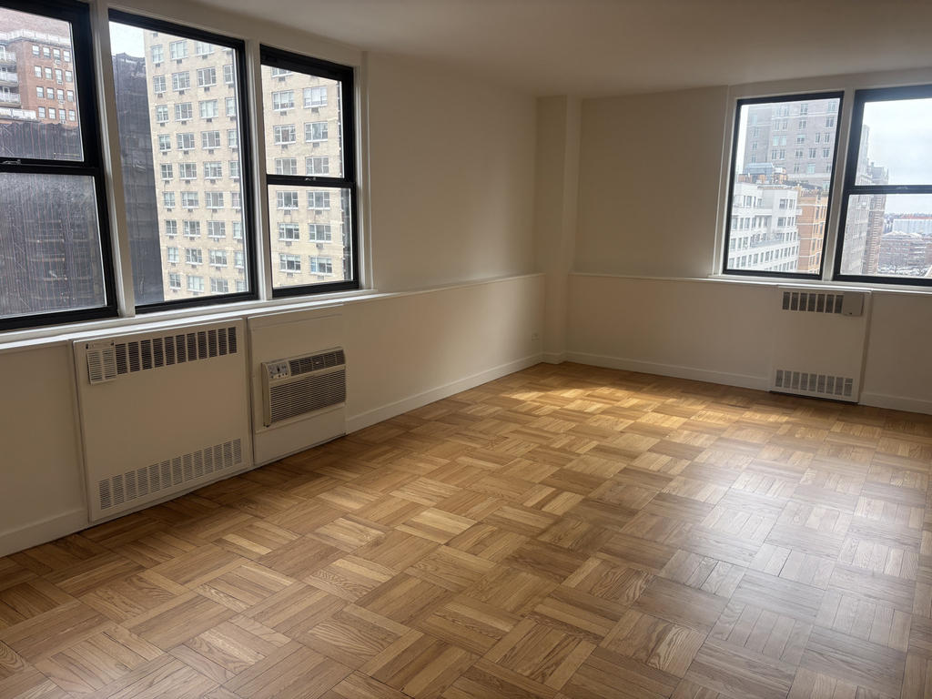 East 79th Street - Photo 0