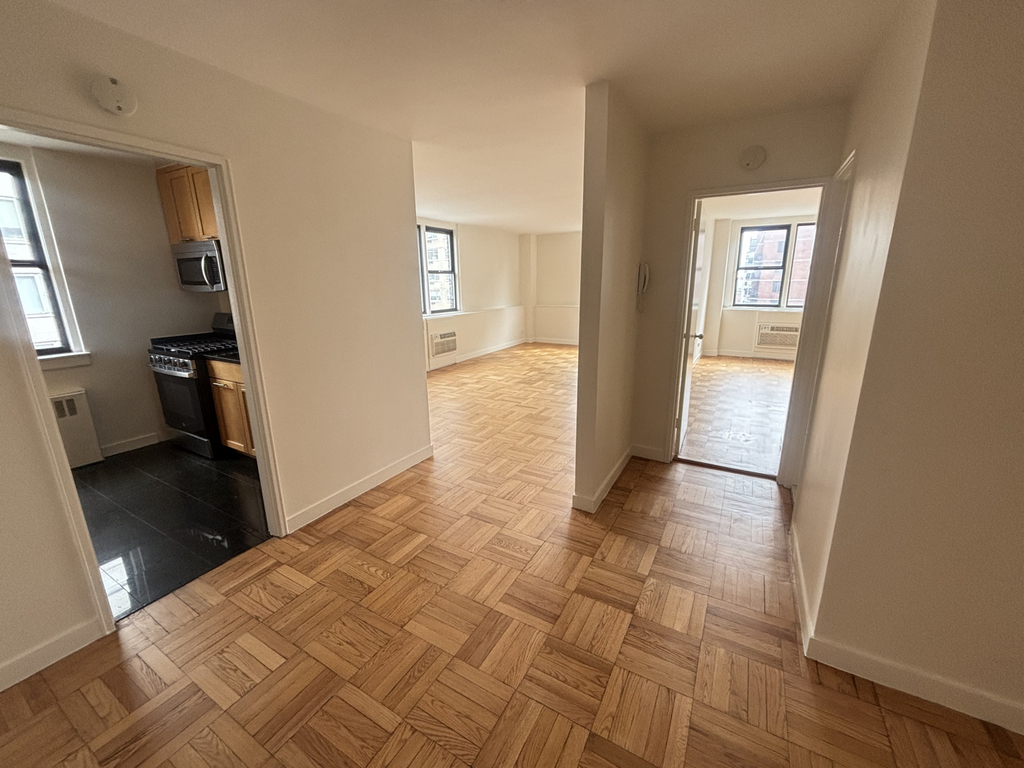 East 79th Street - Photo 2
