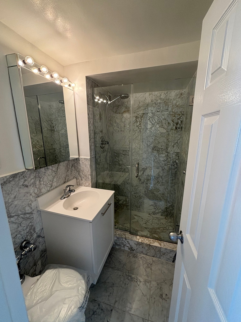 East 79th Street - Photo 9