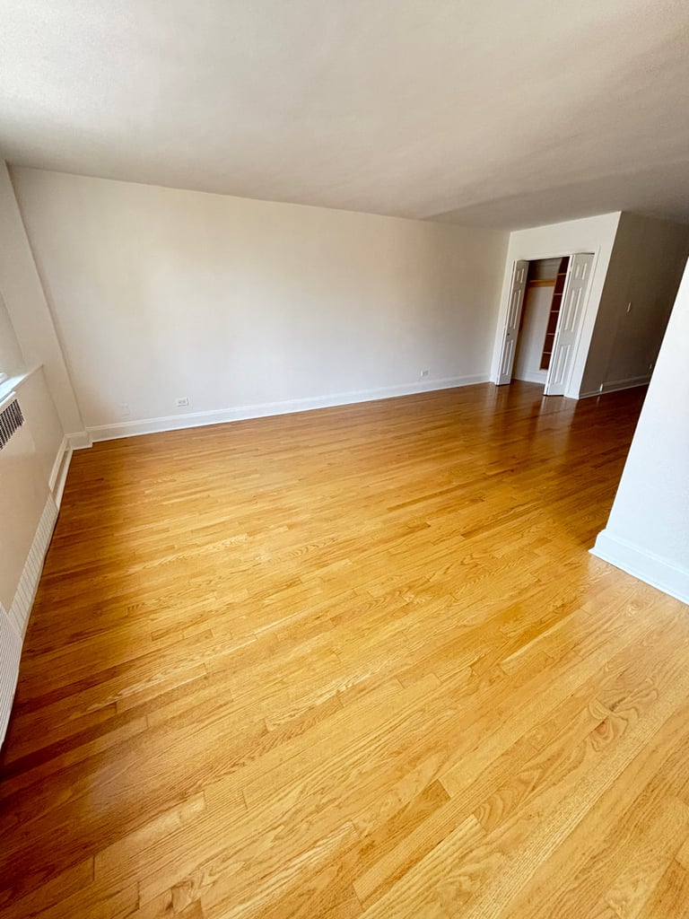 East 79th Street - Photo 17